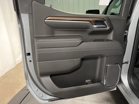 New 2026 Chevrolet Silverado 1500 LT Trail Boss w/ Dark Appearance Package image 17