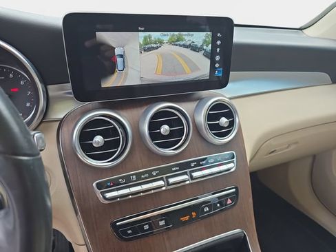 Used 2022 Mercedes-Benz GLC 300 4MATIC image 26