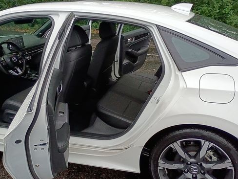 Certified 2025 Honda Civic Sport Touring image 13