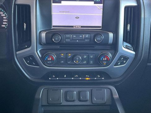 Used 2018 GMC Sierra 1500 SLT w/ SLT Premium Package AWD/4WD image 10