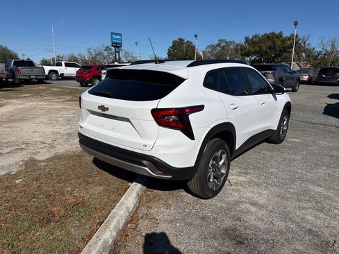 New 2026 Chevrolet Trax LT w/ Driver Confidence Package image 4
