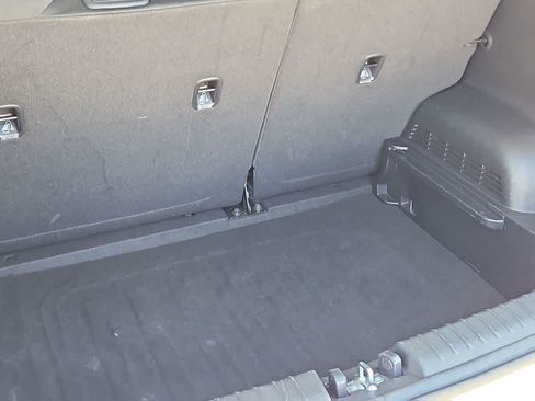 Used 2025 Kia Soul LX w/ LX Technology Package FWD image 23