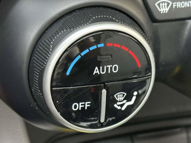 Used 2024 Hyundai Venue SEL FWD image 32
