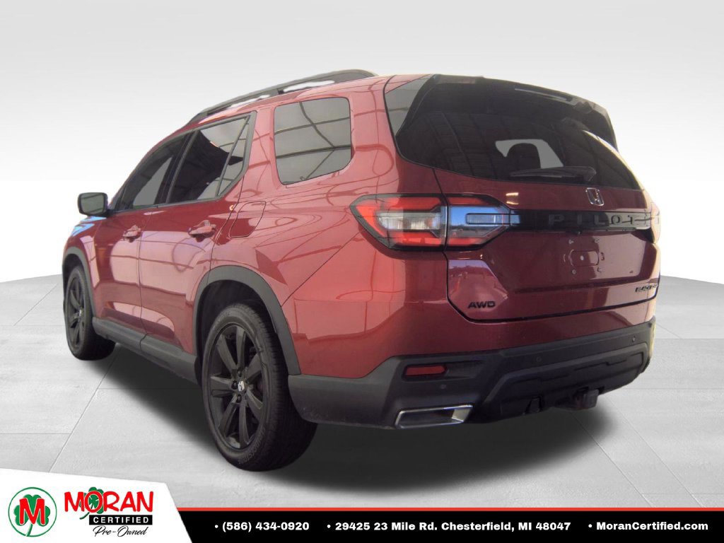 Used 2025 Honda Pilot Black Edition image 4