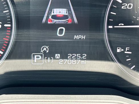 Used 2025 Subaru Crosstrek 2.5i Premium AWD/4WD image 4