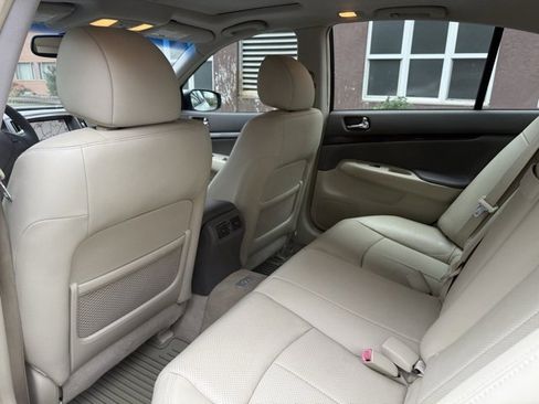 Used 2011 INFINITI G37 x w/ Premium Pkg image 28