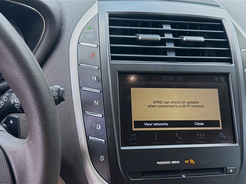 Used 2019 Lincoln MKC Premiere FWD image 16