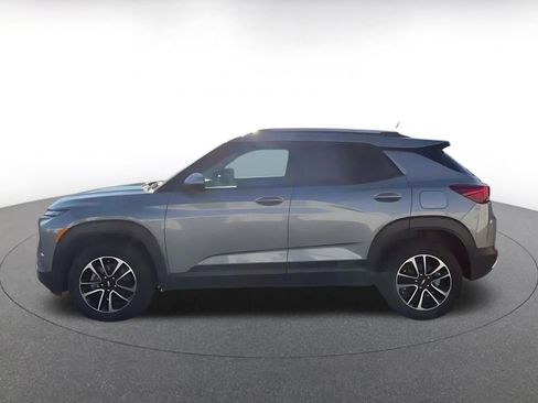 Used 2025 Chevrolet TrailBlazer LT image 9