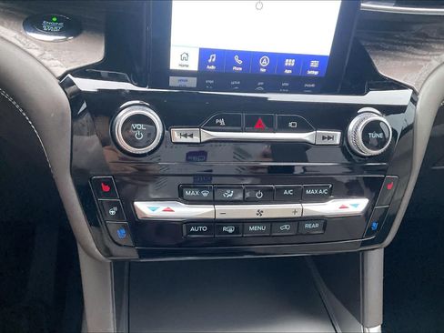 Used 2021 Ford Explorer Platinum w/ Premium Technology Package RWD image 32
