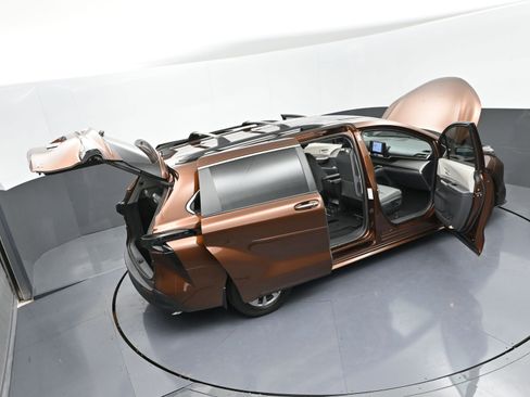 Used 2023 Toyota Sienna XLE image 46