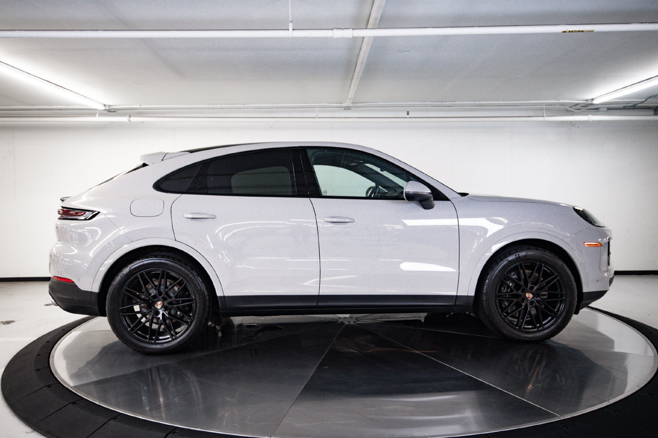 Certified 2026 Porsche Cayenne Coupe AWD/4WD image 8