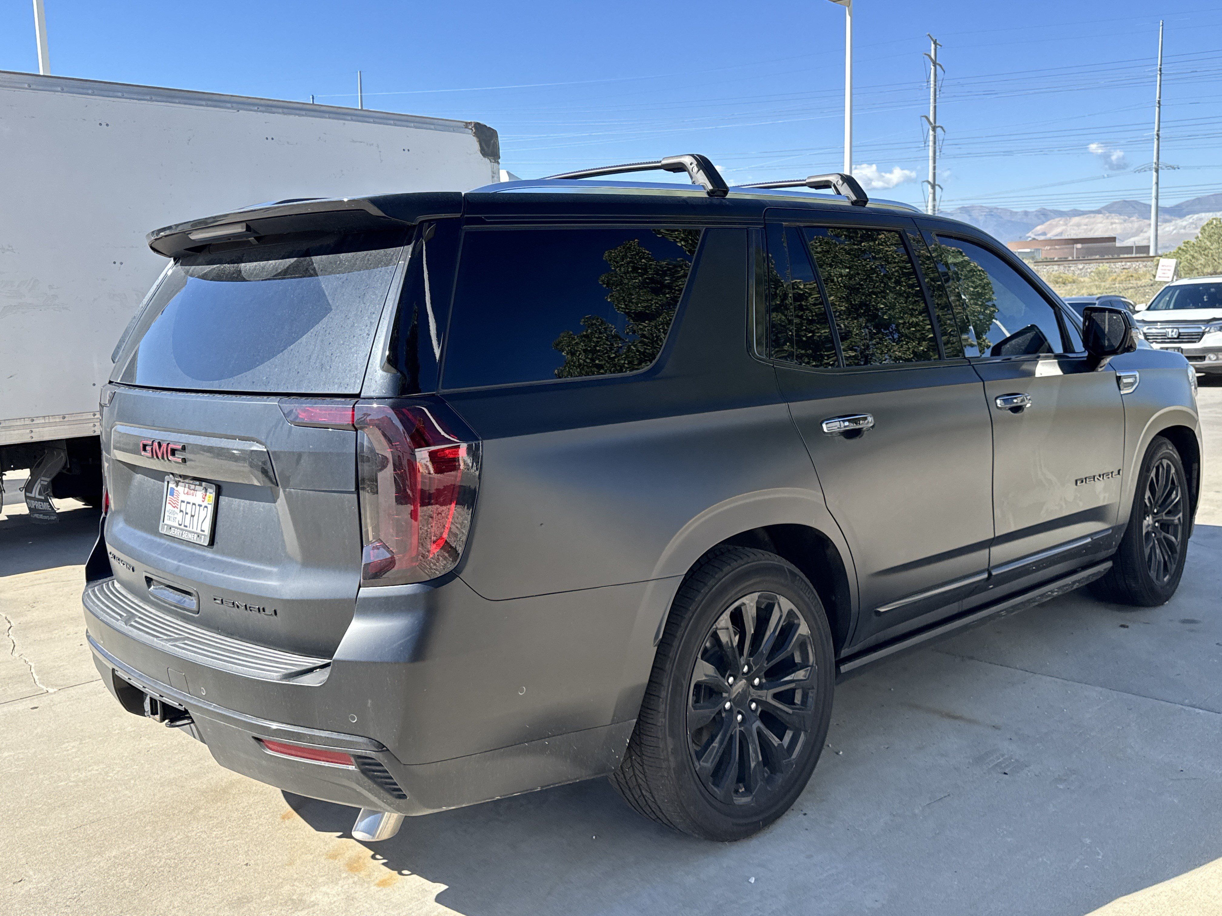 Used 2024 GMC Yukon Denali w/ Denali Reserve Package AWD/4WD image 3