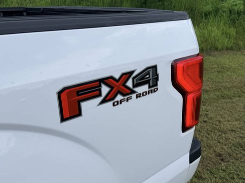 Used 2019 Ford F150 Lariat w/ Equipment Group 502A Luxury AWD/4WD image 9