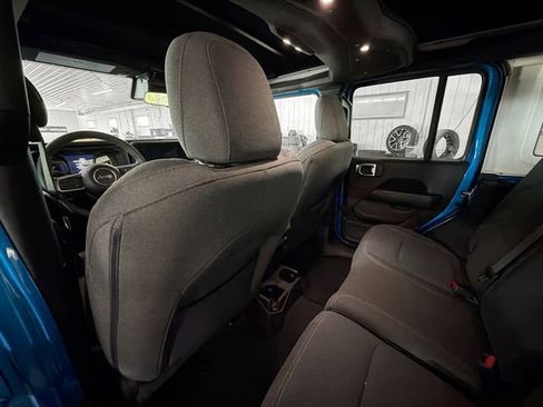 Used 2024 Jeep Wrangler Sahara w/ Safety Group AWD/4WD image 9