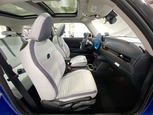 Certified 2025 MINI Cooper S image 30