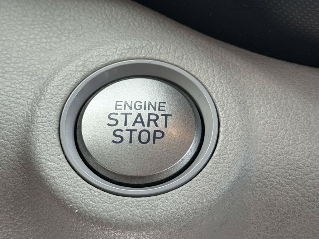Certified 2024 Hyundai Venue SEL FWD image 34