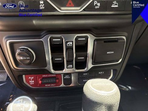Used 2023 Jeep Gladiator Mojave w/ LED Lighting Group AWD/4WD image 27