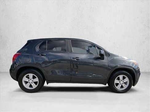 Used 2020 Chevrolet Trax LS FWD image 5