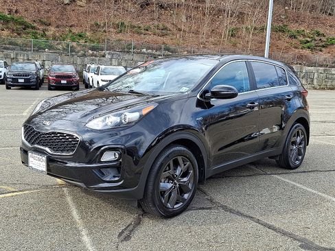 Used 2022 Kia Sportage LX w/ LX AWD Value Edition Package image 3