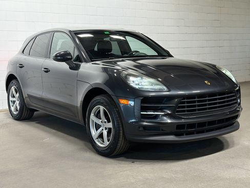 Certified 2021 Porsche Macan image 6