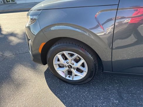 Used 2025 Kia Soul LX w/ LX Technology Package image 9