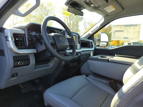 New 2026 Ford F550 4x4 Regular Cab Super Duty image 15