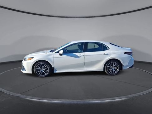 Used 2024 Toyota Camry XLE image 5