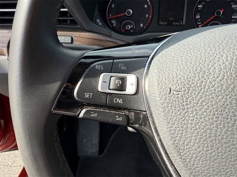 Used 2022 Volkswagen Passat 2.0T image 16