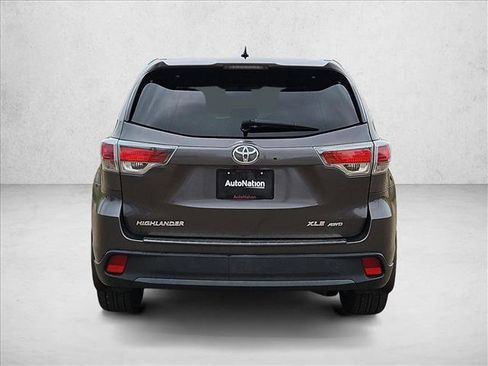 Used 2016 Toyota Highlander XLE AWD/4WD image 13