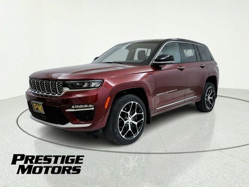 Used 2022 Jeep Grand Cherokee Summit AWD/4WD image 3
