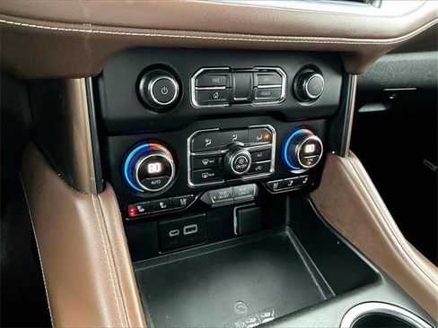 Used 2021 Chevrolet Tahoe High Country w/ Premium Package image 24