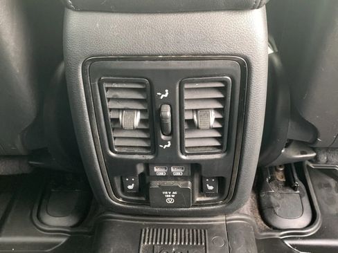 Used 2018 Jeep Grand Cherokee High Altitude image 33
