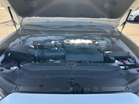 Used 2020 Toyota 4Runner SR5 Premium w/ Moonroof Package AWD/4WD image 29