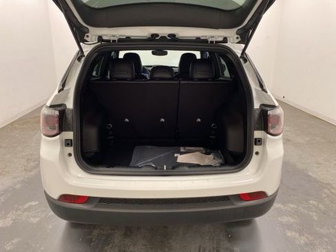 Used 2026 Jeep Compass Latitude image 27