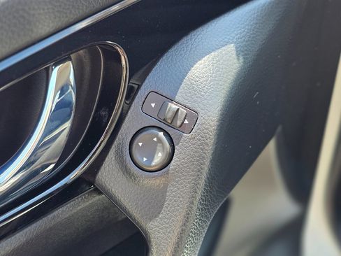 Used 2020 Nissan Rogue Sport SV FWD image 29