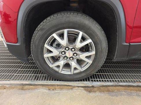 Used 2021 GMC Acadia SLT w/ Premium Package image 26