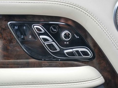 Used 2021 Land Rover Range Rover Autobiography AWD/4WD image 23
