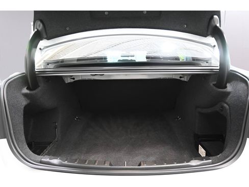 Used 2018 BMW 320i xDrive Sedan AWD/4WD image 16