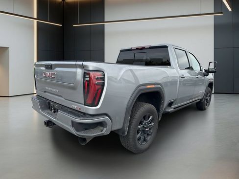 Used 2025 GMC Sierra 2500 AT4 w/ AT4 Premium Plus Package AWD/4WD image 6