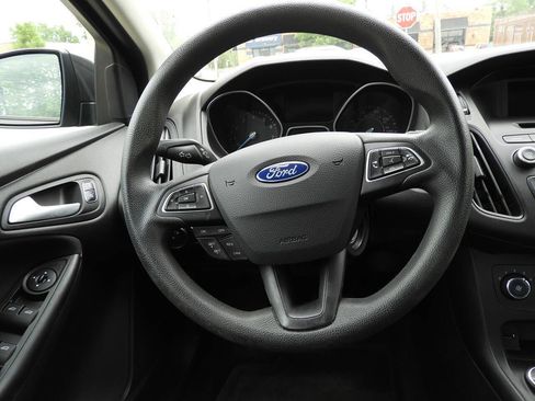 Used 2017 Ford Focus SE FWD image 19