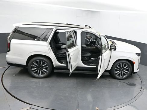 Used 2024 Cadillac Escalade Sport Platinum w/ LPO, Floor Liner Package AWD/4WD image 72