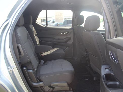 Used 2023 Chevrolet Traverse LT AWD/4WD image 23