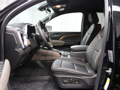 Used 2023 GMC Canyon Denali AWD/4WD image 15