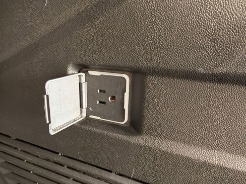 Used 2024 Chevrolet Tahoe LT image 36