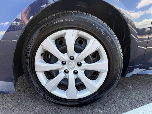 Used 2024 Toyota Corolla LE FWD image 9