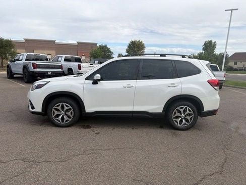Used 2023 Subaru Forester Premium AWD/4WD image 3