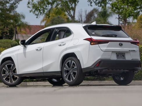 New 2026 Lexus UX 300h AWD image 2