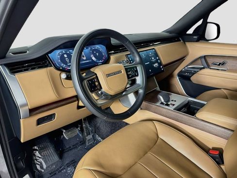 Certified 2025 Land Rover Range Rover SE AWD/4WD image 9