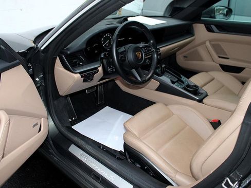 Used 2021 Porsche 911 Carrera S image 36