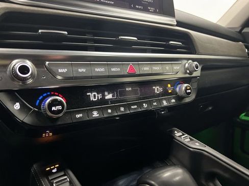 Used 2022 Kia Telluride EX w/ EX Premium Package image 18